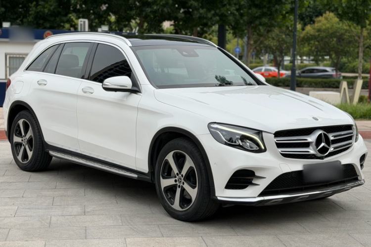 Used Mercedes-Benz GLC 2019 Facelift GLC 260 L 4MATIC Luxury Model Exterior 2