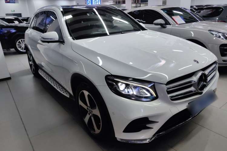 Used Mercedes-Benz GLC 2019 Facelift GLC 260 L 4MATIC Luxury Model Exterior 2