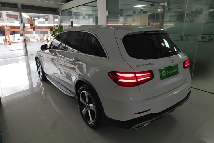 Used Mercedes-Benz GLC 2019 Facelift GLC 260 L 4MATIC Luxury Model Exterior 2