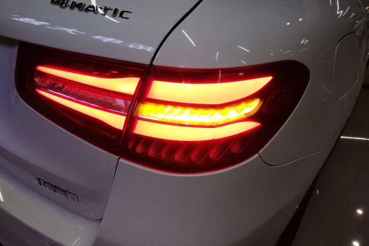 Used Mercedes-Benz GLC 2019 GLC 260 L 4MATIC Dynamic Model Exterior 3