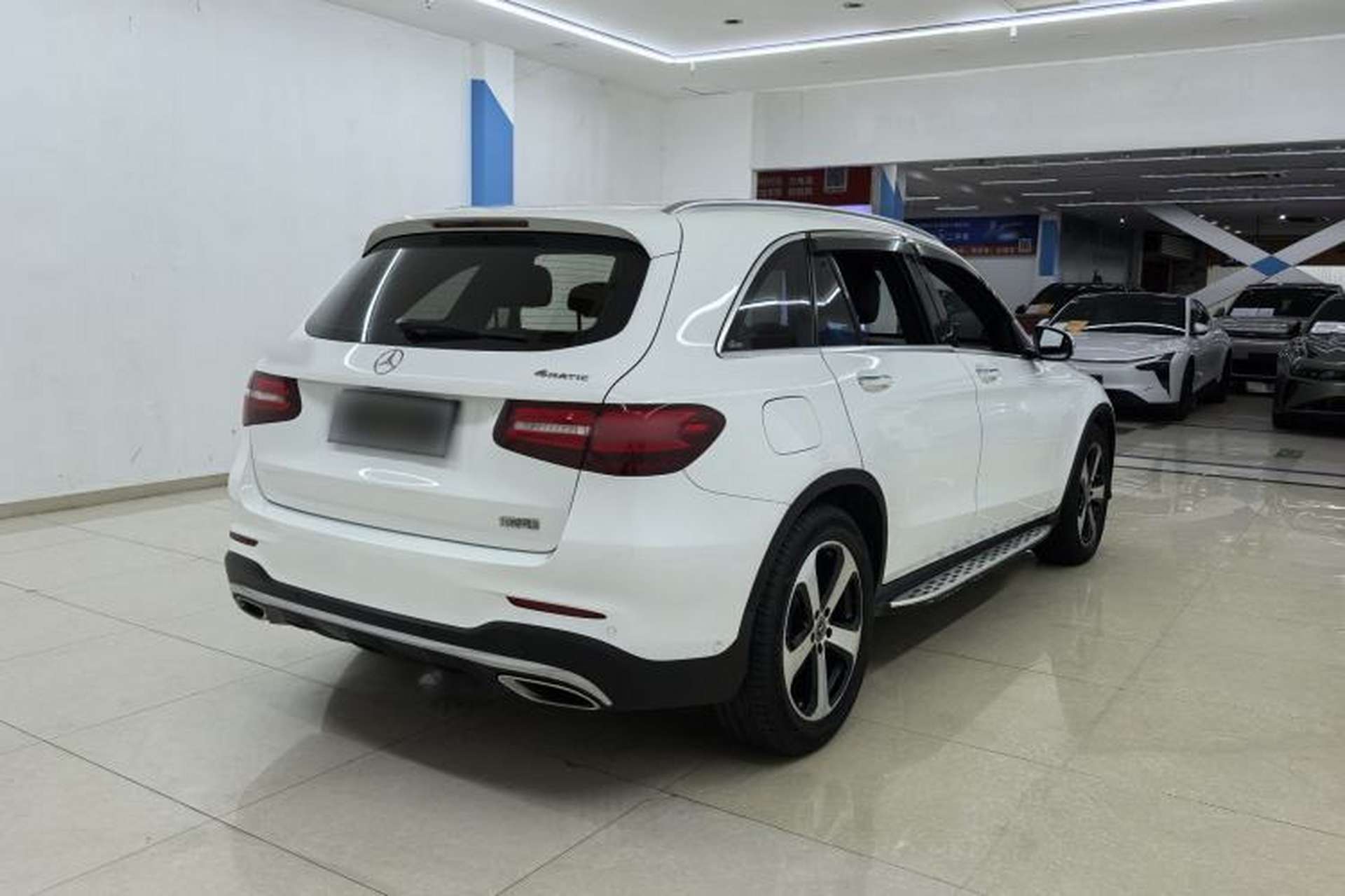 Used Mercedes-Benz GLC 2019 Facelift GLC 260 L 4MATIC Luxury Model Exterior 3