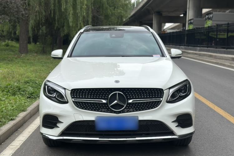 Used Mercedes-Benz GLC 2019 Facelift GLC 260 L 4MATIC Luxury Model Exterior 3
