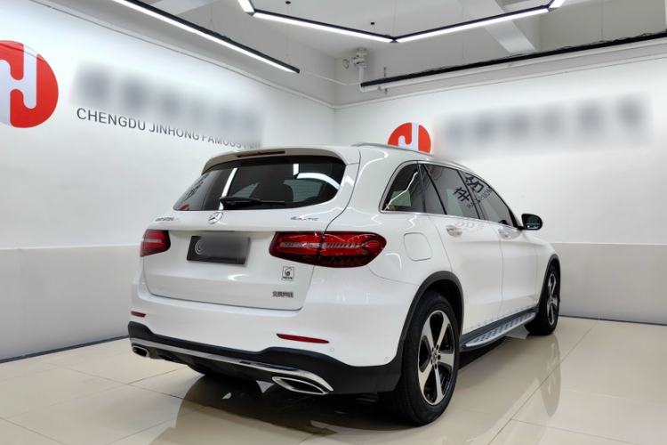 Used Mercedes-Benz GLC 2019 Facelift GLC 260 L 4MATIC Luxury Model Exterior 3