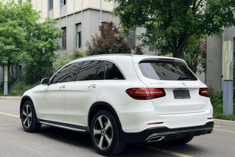 Used Mercedes-Benz GLC 2019 Facelift GLC 260 L 4MATIC Luxury Model Exterior 3