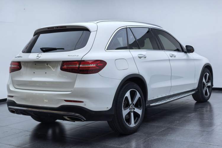 Used Mercedes-Benz GLC 2019 Facelift GLC 260 L 4MATIC Luxury Model Exterior 3