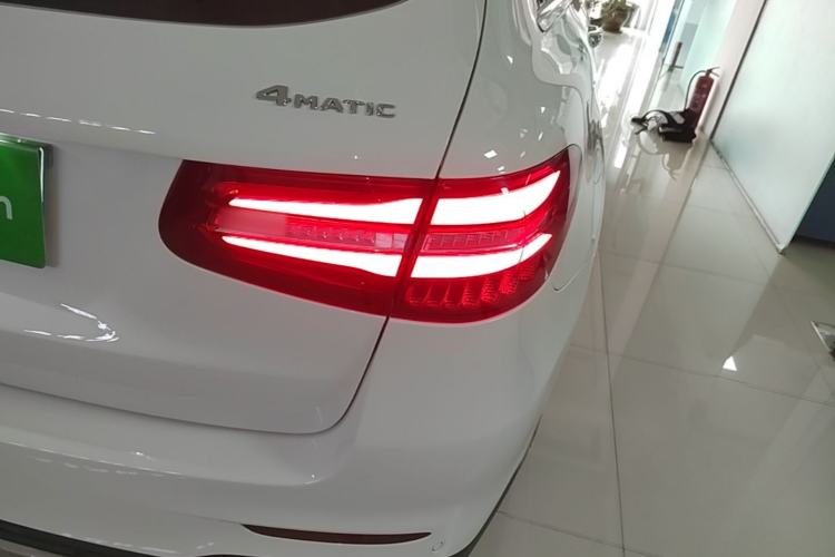 Used Mercedes-Benz GLC 2019 Facelift GLC 260 L 4MATIC Luxury Model Exterior 3