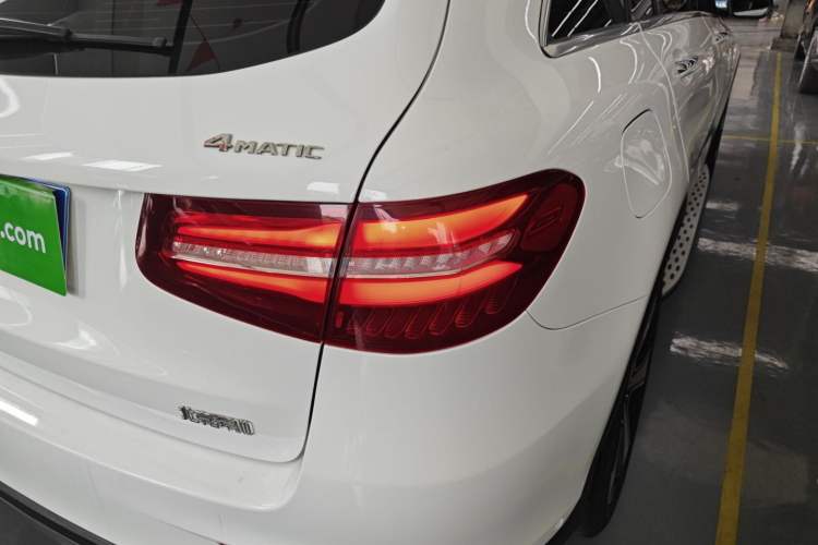 Used Mercedes-Benz GLC 2019 GLC 300 L 4MATIC Dynamic Model Exterior 3