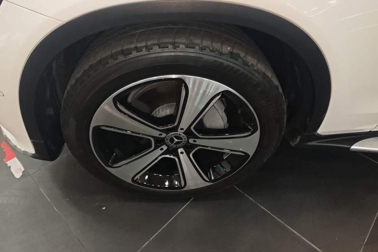 Used Mercedes-Benz GLC 2019 Refreshed GLC 300 L 4MATIC Dynamic Edition Exterior 4