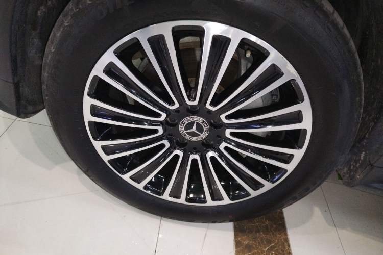 Used Mercedes-Benz GLC 2019 GLC 260 L 4MATIC Dynamic Model Exterior 4