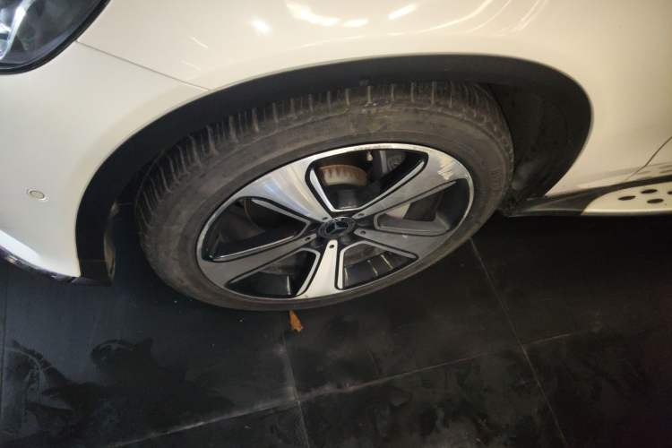 Used Mercedes-Benz GLC 2019 GLC 300 L 4MATIC Dynamic Model Exterior 4
