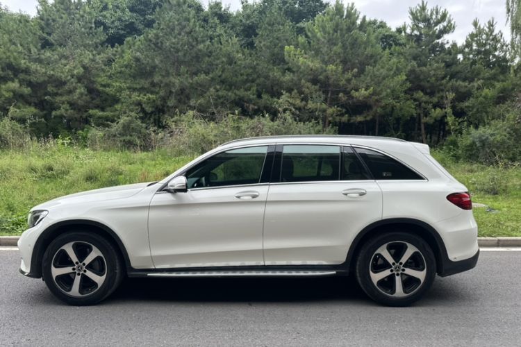 Used Mercedes-Benz GLC 2019 Facelift GLC 260 L 4MATIC Luxury Model Exterior 5