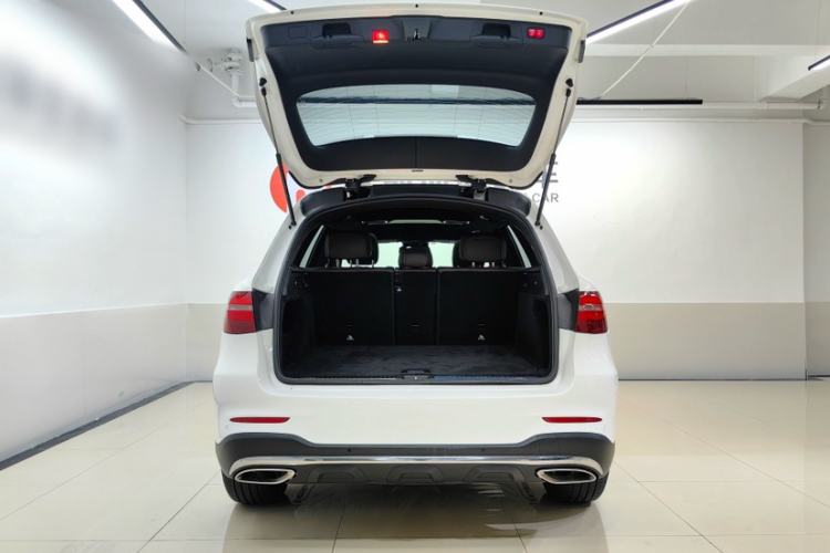 Used Mercedes-Benz GLC 2019 Facelift GLC 260 L 4MATIC Luxury Model Exterior 5