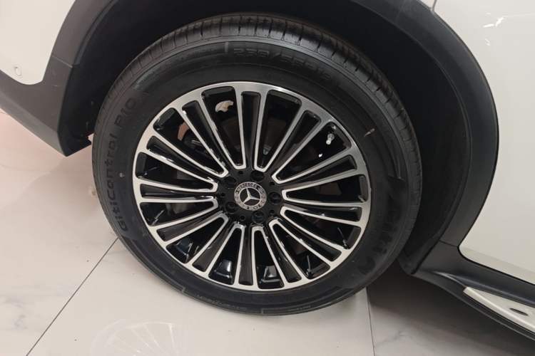 Used Mercedes-Benz GLC 2019 GLC 260 L 4MATIC Dynamic Model Exterior 5