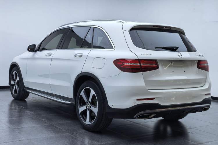Used Mercedes-Benz GLC 2019 Facelift GLC 260 L 4MATIC Luxury Model Exterior 5