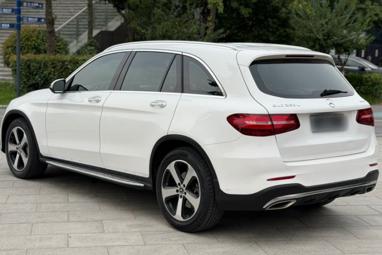 Used Mercedes-Benz GLC 2019 Facelift GLC 260 L 4MATIC Luxury Model Exterior 5