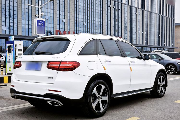 Used Mercedes-Benz GLC 2019 GLC 260 4MATIC Luxury Model Exterior 5