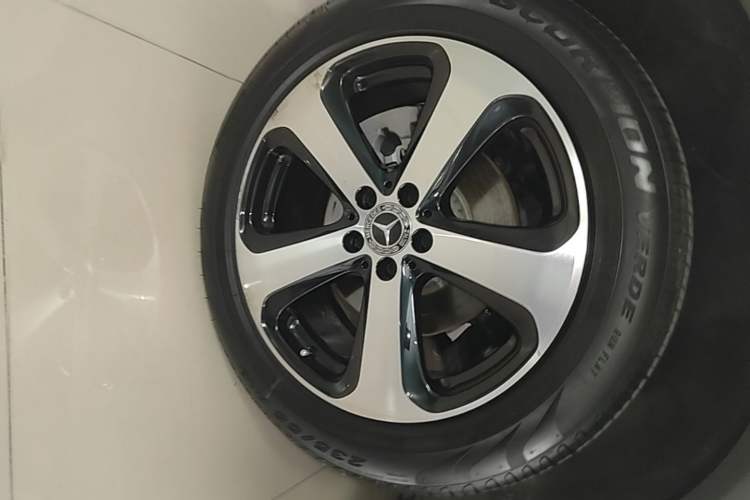 Used Mercedes-Benz GLC 2019 Facelift GLC 260 L 4MATIC Luxury Model Exterior 5