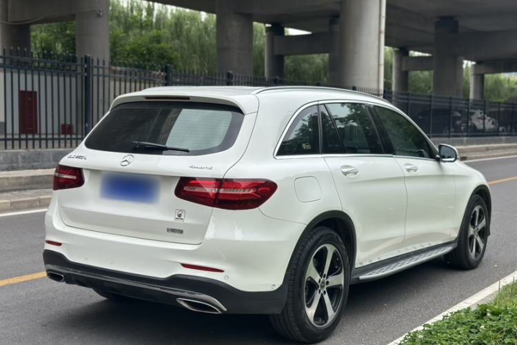 Used Mercedes-Benz GLC 2019 Facelift GLC 260 L 4MATIC Luxury Model Exterior 6