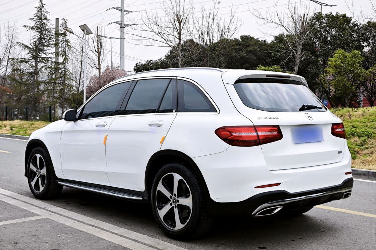 Used Mercedes-Benz GLC 2019 GLC 260 4MATIC Luxury Model Exterior 6