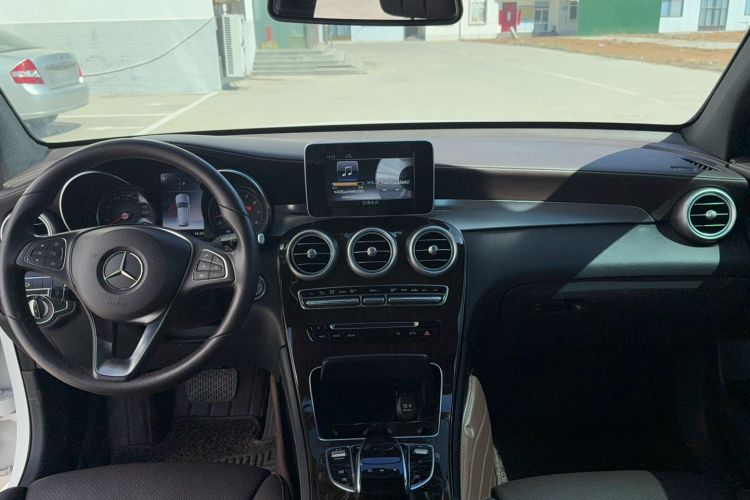 Used Mercedes-Benz GLC 2019 Facelift GLC 260 L 4MATIC Luxury Model Exterior 7