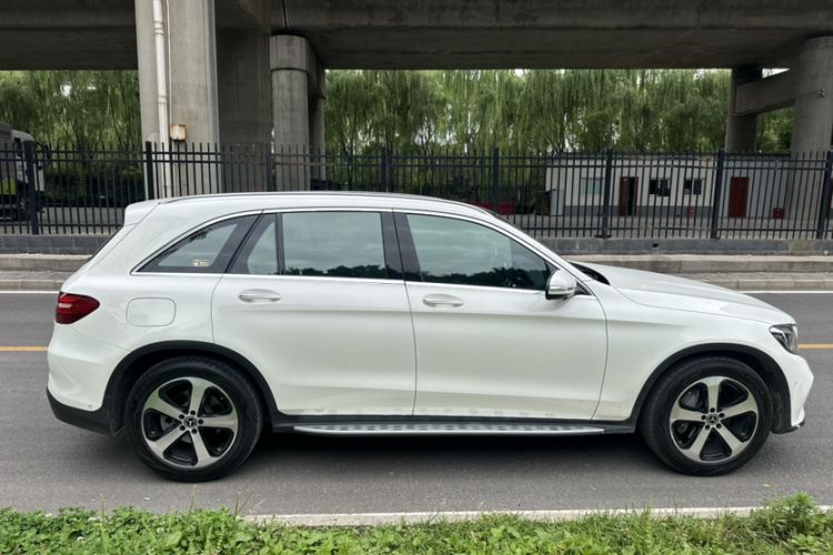 Used Mercedes-Benz GLC 2019 Facelift GLC 260 L 4MATIC Luxury Model Exterior 7