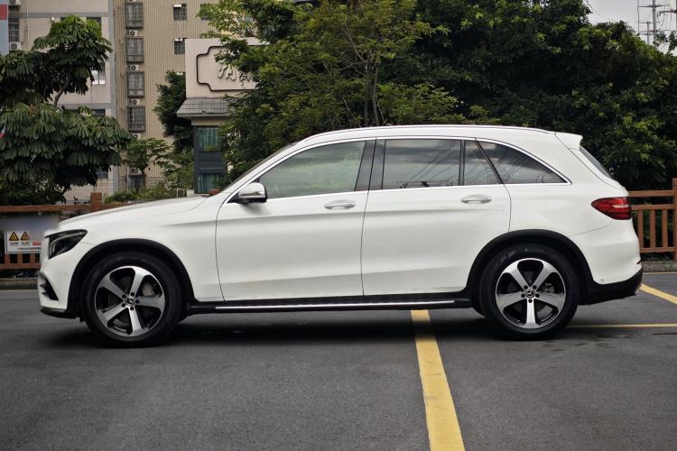 Used Mercedes-Benz GLC 2019 Facelift GLC 260 L 4MATIC Luxury Model Exterior 7