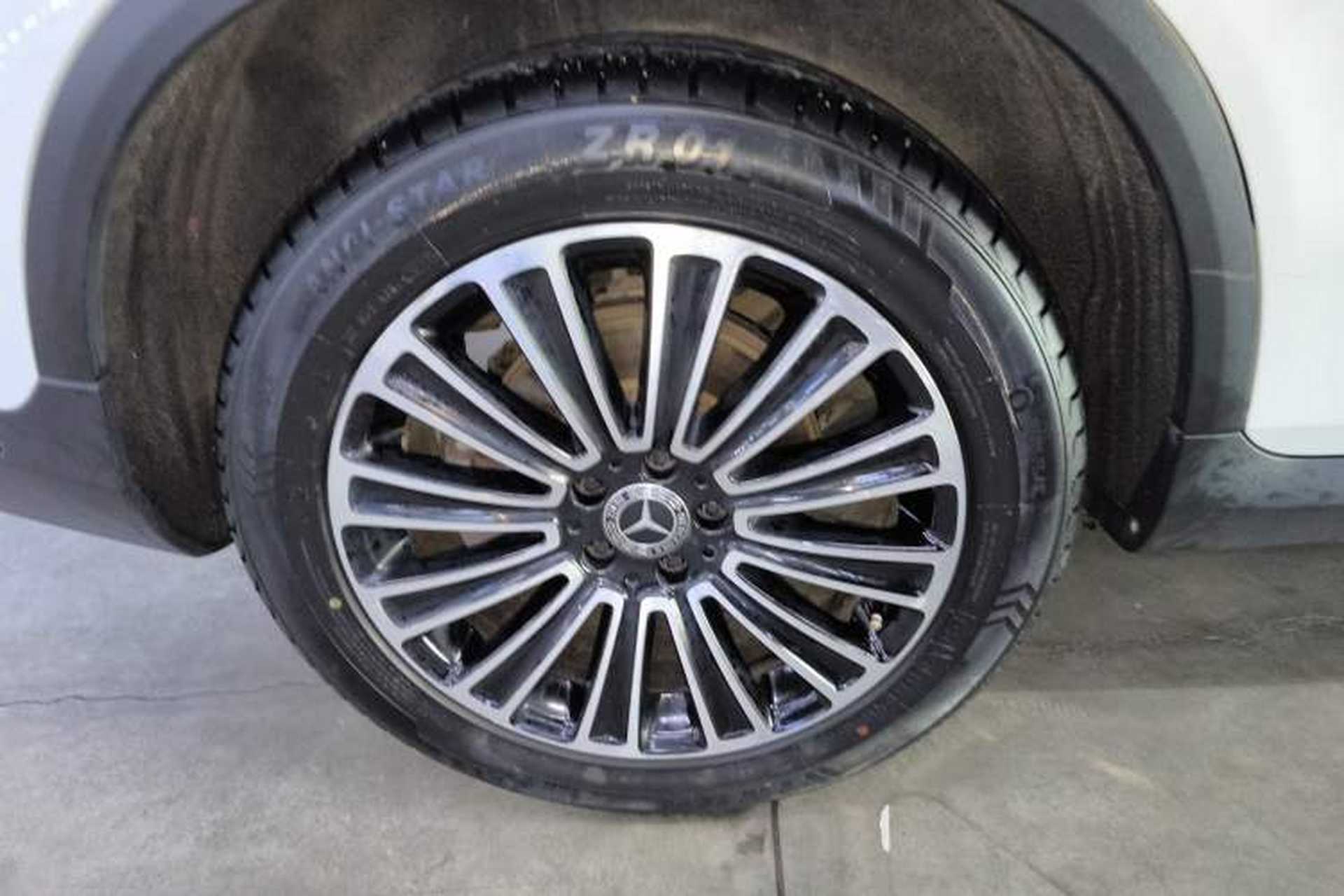 Used Mercedes-Benz GLC 2019 GLC 200 L 4MATIC Exterior 8