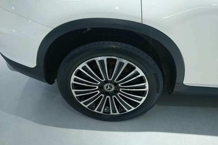 Used Mercedes-Benz GLC 2019 GLC 200 L 4MATIC Exterior 8