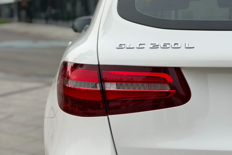 Used Mercedes-Benz GLC 2019 Facelift GLC 260 L 4MATIC Luxury Model Exterior 8