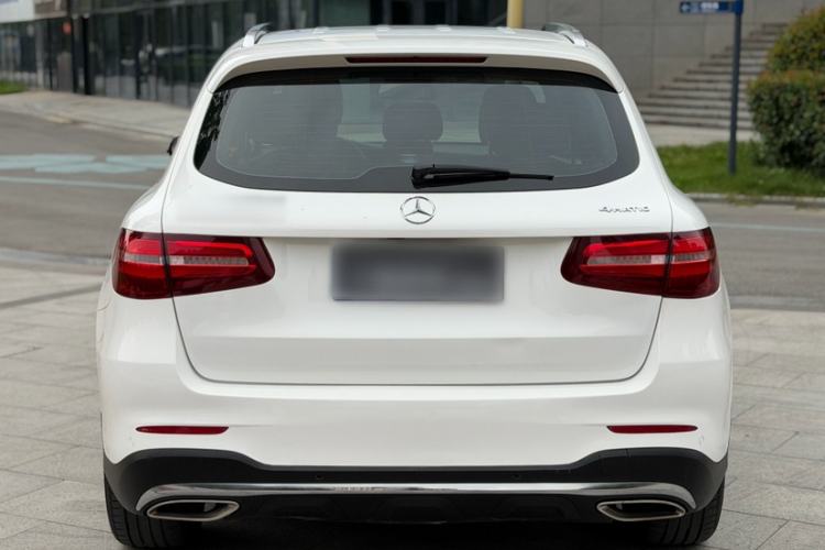 Used Mercedes-Benz GLC 2019 Facelift GLC 260 L 4MATIC Luxury Model Exterior 9