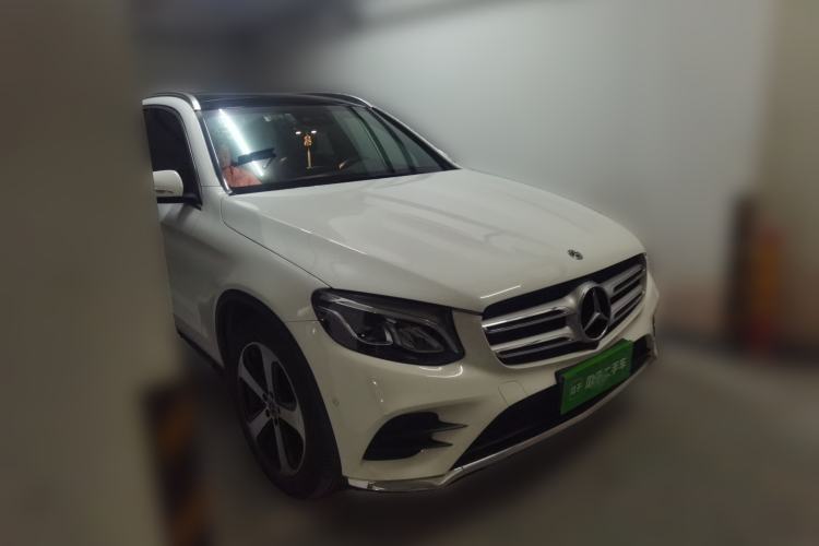 Used Mercedes-Benz GLC 2019 Facelift GLC 260 L 4MATIC Luxury Model Front Right 45 Deg