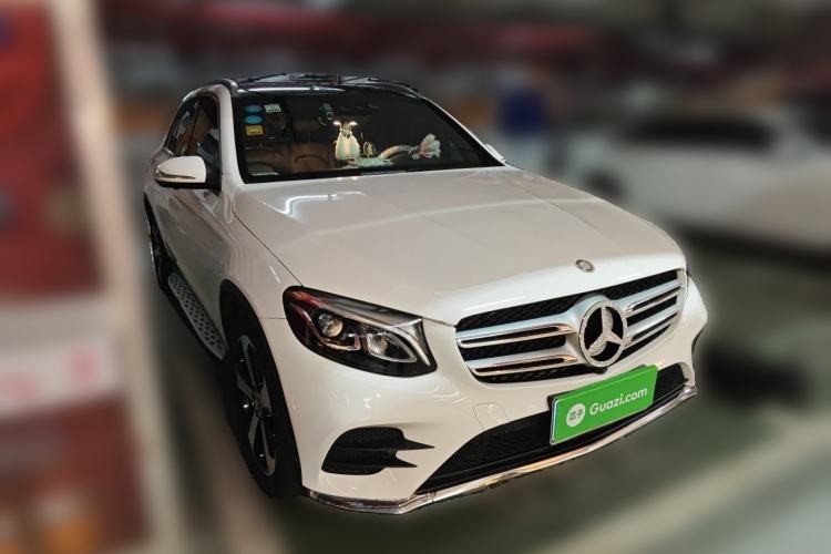 Used Mercedes-Benz GLC 2019 Facelift GLC 260 L 4MATIC Luxury Model Front Right 45 Deg