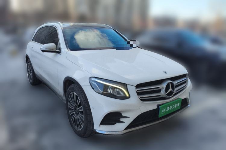 Used Mercedes-Benz GLC 2019 GLC 260 L 4MATIC Dynamic Model Front Right 45 Deg