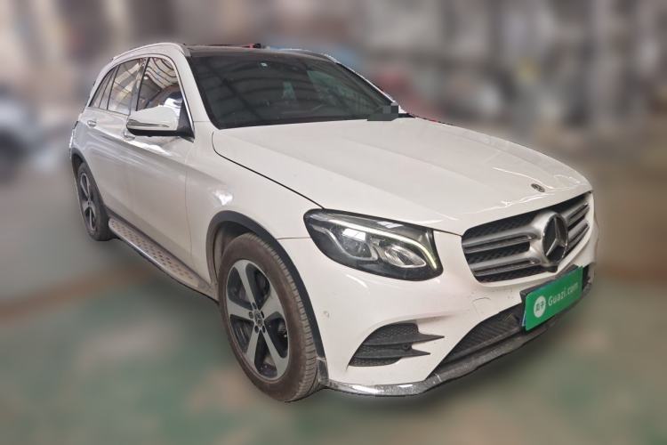 Used Mercedes-Benz GLC 2019 Facelift GLC 260 L 4MATIC Luxury Model Front Right 45 Deg