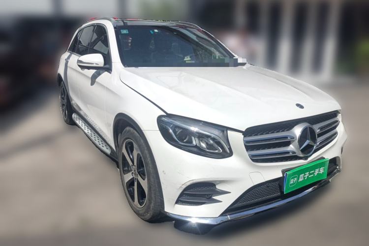 Used Mercedes-Benz GLC 2019 GLC 260 L 4MATIC Luxury Model Front Right 45 Deg