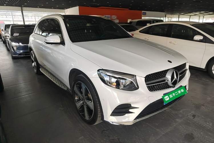 Used Mercedes-Benz GLC 2019 GLC 300 L 4MATIC Dynamic Model Front Right 45 Deg