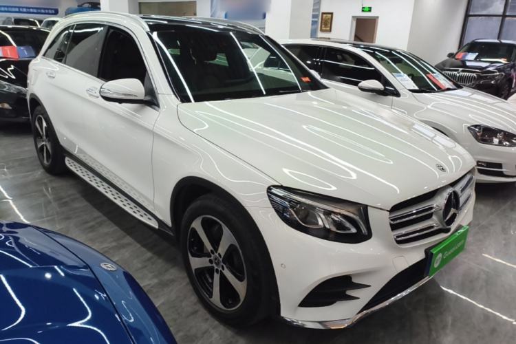 Used Mercedes-Benz GLC 2019 Facelift GLC 260 L 4MATIC Luxury Model Front Right 45 Deg