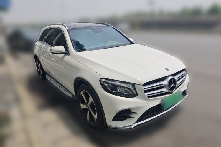 Used Mercedes-Benz GLC 2019 Facelift GLC 260 L 4MATIC Luxury Model Front Right 45 Deg