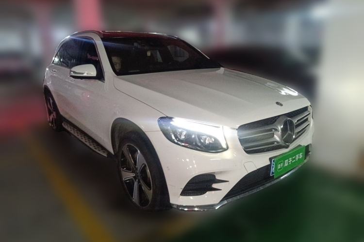 Used Mercedes-Benz GLC 2019 GLC 300 L 4MATIC Luxury Model Front Right 45 Deg