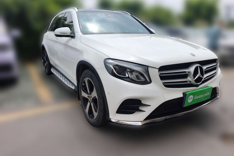 Used Mercedes-Benz GLC 2019 Facelift GLC 260 L 4MATIC Luxury Model Front Right 45 Deg