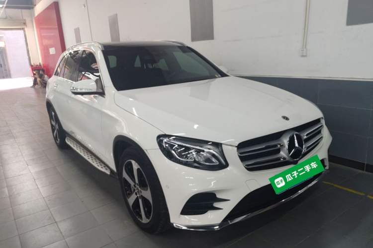 Used Mercedes-Benz GLC 2019 Facelift GLC 260 L 4MATIC Luxury Model Front Right 45 Deg