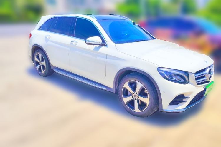 Used Mercedes-Benz GLC 2019 Facelift GLC 260 L 4MATIC Luxury Model Front Right 45 Deg