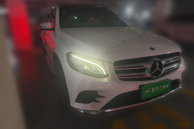 Used Mercedes-Benz GLC 2019 GLC 260 L 4MATIC Dynamic Model Front Right 45 Deg