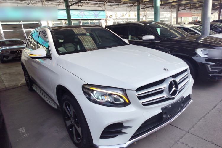Used Mercedes-Benz GLC 2019 GLC 260 L 4MATIC Luxury Model Front Right 45 Deg