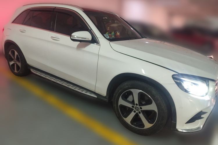 Used Mercedes-Benz GLC 2019 GLC 260 L 4MATIC Luxury Model Front Right 45 Deg