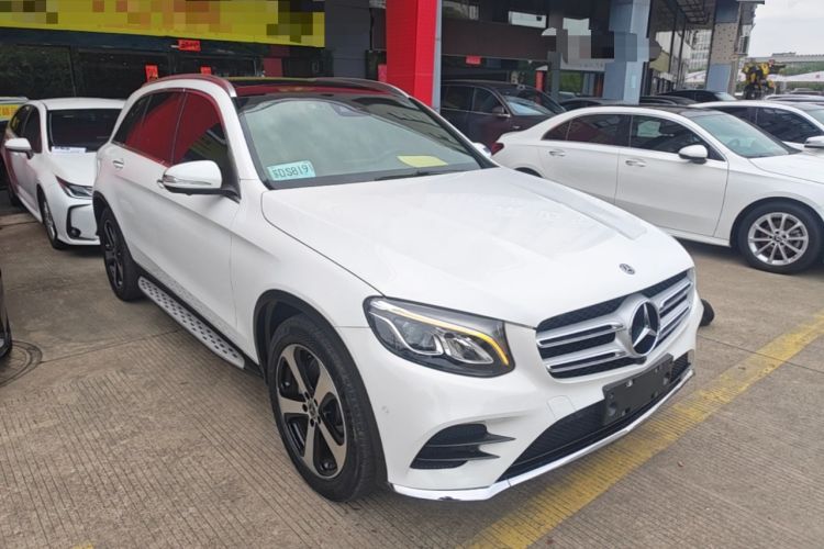 Used Mercedes-Benz GLC 2019 Facelift GLC 260 L 4MATIC Luxury Model Front Right 45 Deg