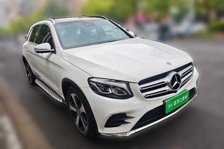Used Mercedes-Benz GLC 2019 Facelift GLC 260 L 4MATIC Luxury Model Front Right 45 Deg