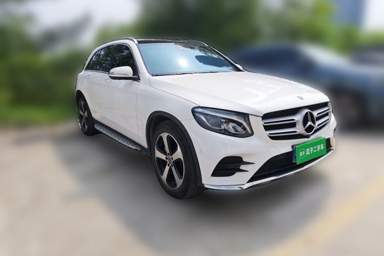 Used Mercedes-Benz GLC 2019 Facelift GLC 260 L 4MATIC Luxury Model Front Right 45 Deg