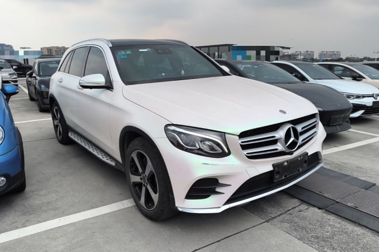 Used Mercedes-Benz GLC 2019 Facelift GLC 260 L 4MATIC Luxury Model Front Right 45 Deg