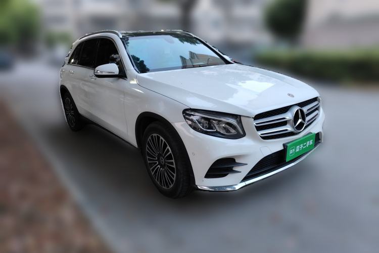 Used Mercedes-Benz GLC 2019 GLC 260 L 4MATIC Dynamic Model Front Right 45 Deg